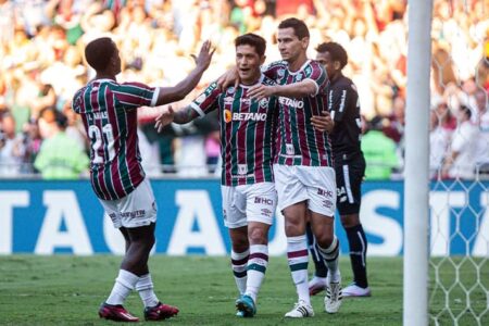 Fluminense mostra variação na forma de jogar e ganha alento para superar desfalques