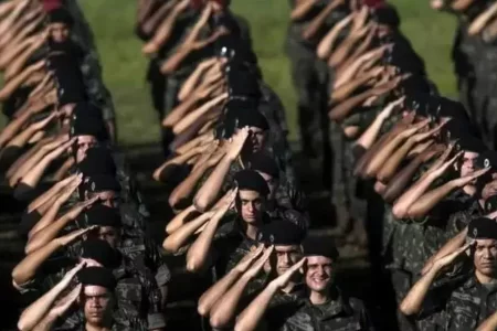 DENÚNCIAS DE ASSÉDIO SEXUAL NAS FORÇAS ARMADAS VÊM À TONA, DIZ LEVANTAMENTO