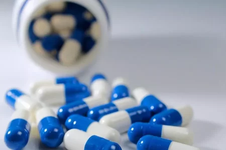 SAIBA QUAIS OS RISCOS DE TOMAR VITAMINAS POR CONTA PRÓPRIA