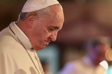 UCRÂNIA ACUSA PAPA FRANCISCO DE ESPALHAR PROPAGANDA PRÓ-RÚSSIA