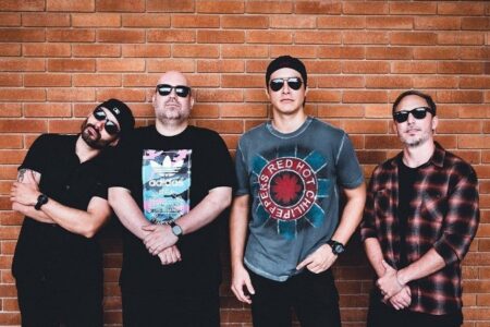 PEPPER SPRAY TRAZ O MELHOR DO RED HOT CHILI PEPPERS AO BLEND BBQ FESTIVAL EM JACAREPAGUÁ