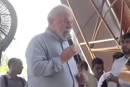 ‘SE EU TIVESSE MEDO, NÃO TINHA NASCIDO, NÃO SERIA PRESIDENTE’, DIZ LULA EM MEIO A NOVAS AMEAÇAS