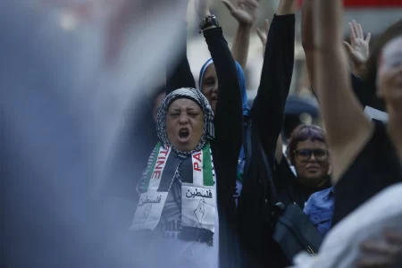 ATOS DE APOIO AOS PALESTINOS REÚNEM MILHARES EM VÁRIAS PARTES DO MUNDO