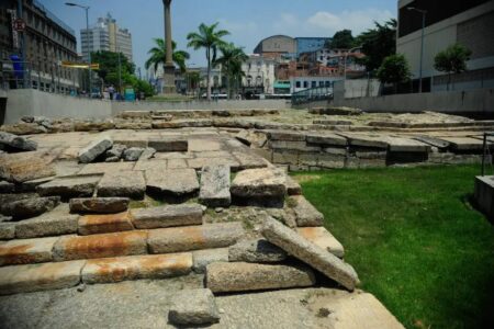 RIO REABRE O CAIS DO VALONGO, MARCO DA ESCRAVIDÃO NO BRASIL