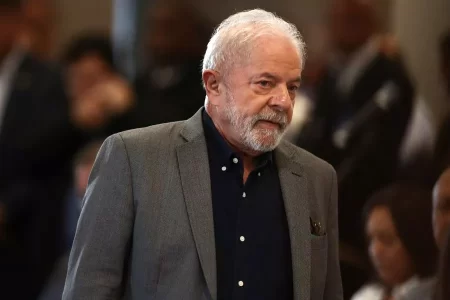 “TEMOS DE APRENDER A CONVERSAR COM OS EVANGÉLICOS”, DIZ LULA