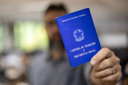 SECRETARIA DE TRABALHO E RENDA DIVULGA ESTA SEMANA QUASE 3 MIL VAGAS DE EMPREGO, ESTÁGIO E JOVEM APRENDIZ NO ESTADO DO RIO