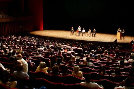 NOVOS CONSELHEIROS TUTELARES DO MUNICÍPIO TOMAM POSSE EM CERIMÔNIA NA CIDADE DAS ARTES
