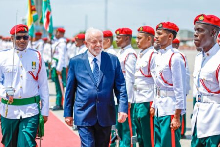 ‘NÃO É POSSÍVEL QUE O MUNDO GASTE POR ANO US$ 2,2 TRILHÕES EM ARMAS’, DIZ LULA