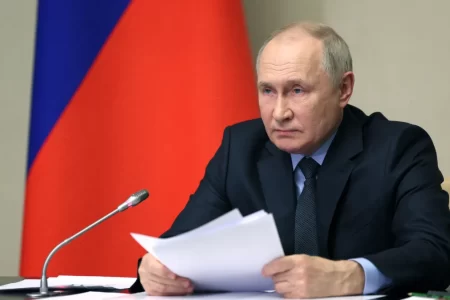 RÚSSIA PROMETE RESPOSTA “MUITO DURA” AO OCIDENTE EM CASO DE “ROUBO” DE ATIVOS