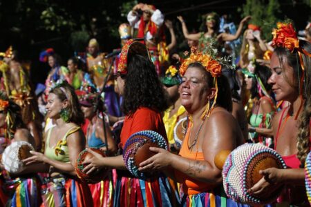 BLOCO DA TERREIRADA REÚNE NO RIO FAMÍLIAS E FOLIÕES CRIATIVOS