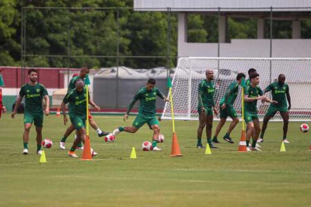 FLUMINENSE EMBARCOU PARA QUITO E VAI TREINAR NO CT DO DEL VALLE