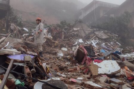 RJ TEM 8 MORTOS E QUASE 600 DESABRIGADOS POR CAUSA DA CHUVA