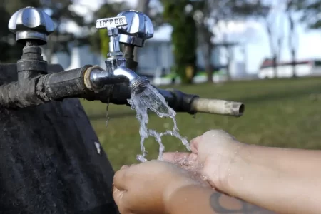 FALTA DE ACESSO À ÁGUA POTÁVEL ATINGE 33 MILHÕES DE PESSOAS NO BRASIL