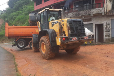 COMDEP RETIRA MAIS DE 700 TONELADAS DE DETRITOS DAS RUAS DE PETRÓPOLIS