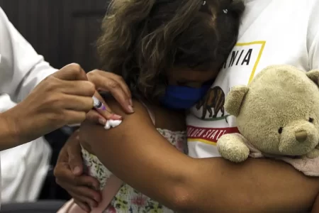 COBERTURA VACINAL COMPLETA CONTRA COVID EM CRIANÇAS NÃO CHEGA A 12%