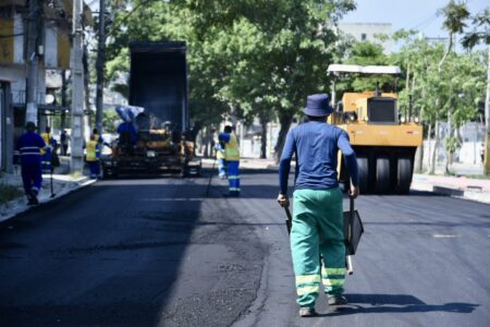 ESTADO CONCLUI 4 KM DE PAVIMENTAÇÃO DO CORREDOR EXPRESSO MUVI, EM SÃO GONÇALO