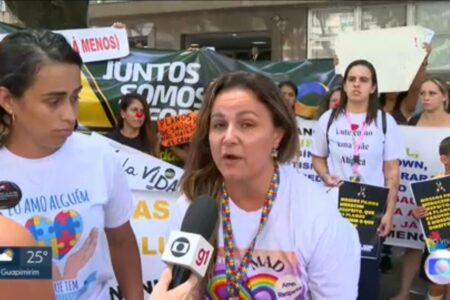 NO DIA DE CONSCIENTIZAÇÃO DO AUTISMO, MÃES E PAIS PROTESTAM CONTRA PLANOS DE SAÚDE POR SUSPENSÃO DE TRATAMENTOS