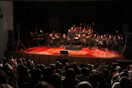 ORQUESTRA MUNICIPAL ANTECIPA PRESENTE PARA AS MÃES DE SÃO GONÇALO
