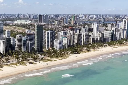 GOVERNO LULA É CONTRA A PEC QUE FACILITA PRIVATIZAÇÃO DAS PRAIAS, DIZ MINISTRO