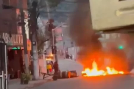 PM MANTÉM POLICIAMENTO INTENSIFICADO NA MUZEMA APÓS FIM DE SEMANA VIOLENTO