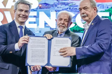 LULA ANUNCIA APLICAÇÃO DE R$ 15,5 BI EM OBRAS NA DUTRA E NA RIO-SANTOS