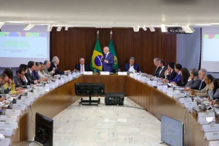 PRESIDENTE LULA MANIFESTA OTIMISMO COM O MOMENTO DO PAÍS