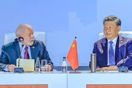 LULA CELEBRA 50 ANOS DE RELAÇÕES DIPLOMÁTICAS ENTRE BRASIL E CHINA