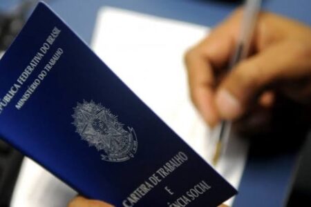 RIO INICIA SEMANA COM MAIS DE 7,7 MIL VAGAS DE EMPREGOS E ESTÁGIOS