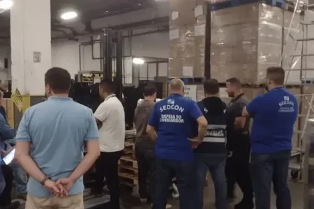 POLÍCIA CIVIL APREENDE SABÃO EM PÓ FALSIFICADO NA ZONA NORTE E BAIXADA FLUMINENSE