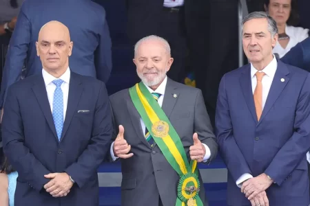 BARROSO DIZ QUE SILVIO ALMEIDA TEM DIREITO À AMPLA DEFESA