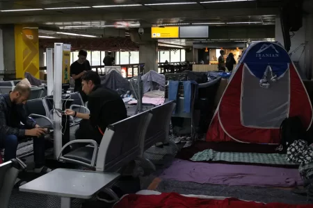 LIMINAR IMPEDE DEPORTAÇÃO DE 70 IMIGRANTES DO AEROPORTO DE GUARULHOS