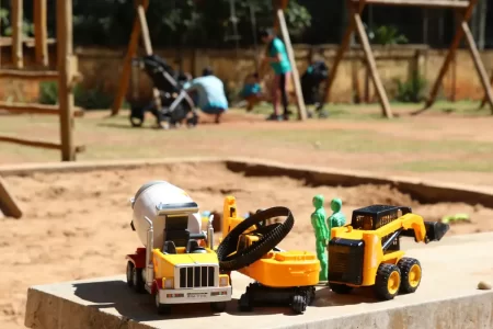NO BRASIL, 4,5 MILHÕES DE CRIANÇAS PRECISAM DE UMA VAGA EM CRECHE