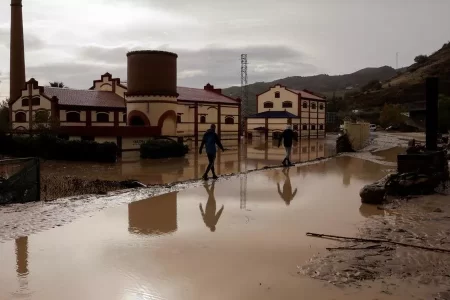 FORTE TEMPESTADE DEIXA AO MENOS 51 MORTOS NA ESPANHA