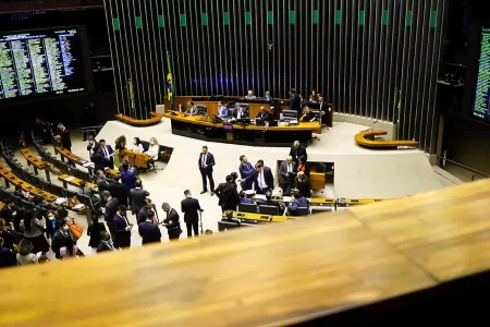 CÂMARA APROVA PROJETO QUE CRIA CADASTRO DE PEDÓFILOS