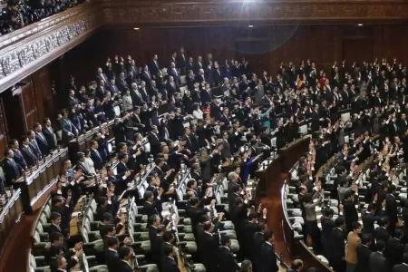 GOVERNO DO JAPÃO RENUNCIA COMPLETAMENTE