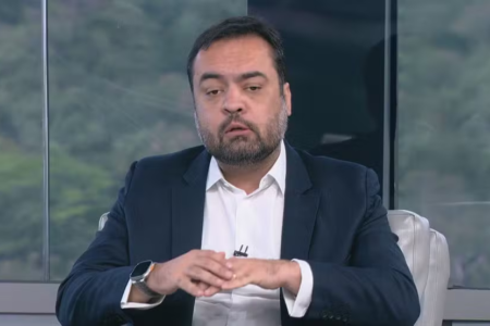 CLAUDIO CASTRO DEFENDE MUDANÇA NA LEI PARA TER CONTROLE TOTAL NA SEGURANÇA PÚBLICA E PEDE FIM DA ‘ADPF DAS FAVELAS’