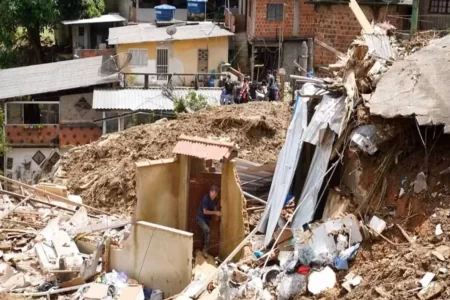 MAPEAMENTO DE RISCO EM PETRÓPOLIS REVELA QUE 17 MIL PESSOAS VIVEM EM ÁREAS DE RISCO