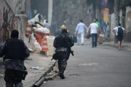 PM DE SÃO PAULO ACUMULA CASOS DE VIOLÊNCIA E MATA DUAS PESSOAS POR DIA EM 2024, APONTA MP