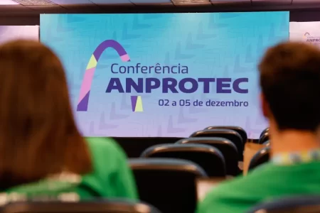 AMBIENTE DE INOVAÇÃO NO DESENVOLVIMENTO DO PAÍS É TEMA DE ENCONTRO