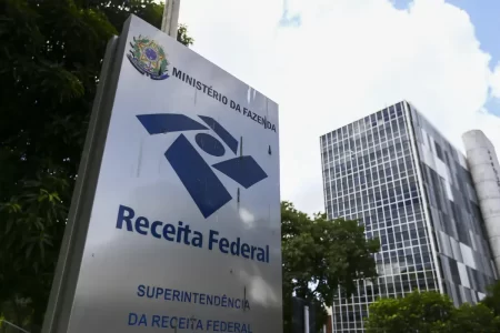 RECEITA ESCLARECE QUE NÃO COBRARÁ IMPOSTO POR PIX