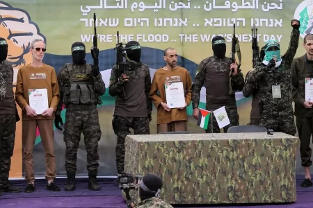 HAMAS ANUNCIA LIBERTAÇÃO DE TRÊS REFÉNS NESTE SÁBADO 