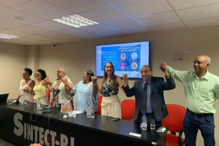 DEPUTADAS FEDERAIS E ESTADUAIS PARTICIPAM DE DEBATE SOBRE SEGURANÇA DOS PROFISSIONAIS DE ENFERMAGEM