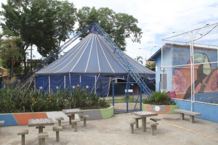 AULAS GRATUITAS DE PINTURA E DESENHO INFANTIL NA LONA DO JARDIM CATARINA
