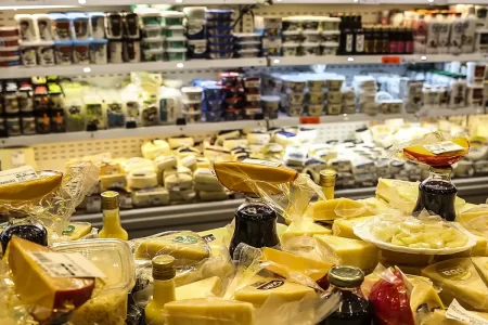 FATURAMENTO DA INDÚSTRIA DE ALIMENTOS CRESCE 10% EM 2024