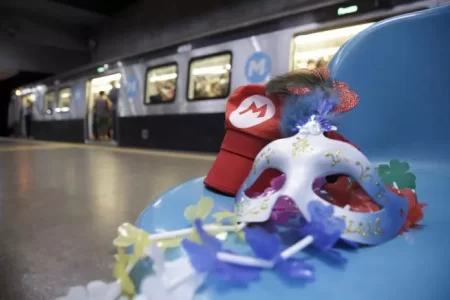 METRÔ REFORÇA OPERAÇÃO ESPECIAL PARA SAPUCAÍ, BLOCOS DE RUA E JOGO DO CARIOCA